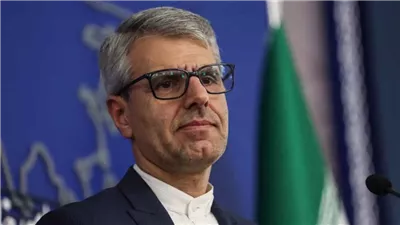 إيران تتوعد بمواجهة العقوبات الأمريكية وتهدد برد عسكري على أي مشاركة أوروبية
