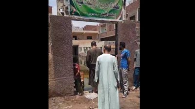 «المياه الجوفيه غرقتنا».. كارثة تهدد المدرسة الإبتداية الوحيدة بـ قرية منسافيس