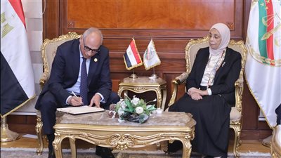 رئيس مجلس الدولة يهنئ هدى عيسى برئاسة هيئة النيابة الإدارية