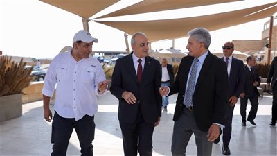 وزير السياحة الأردني يشيد بتجربة الأهرامات ويعلق: توازن بين التطوير وحفظ الأثر