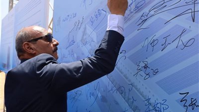 محافظ السويس: مصنع «صنجرو» بالسخنة خطوة مهمة لتوطين صناعة أنظمة تخزين الطاقة 