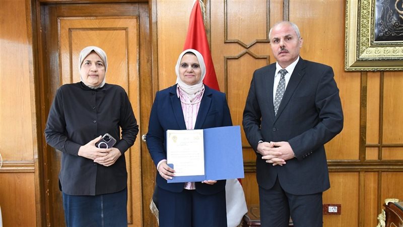 رئيس جامعة قناة السويس