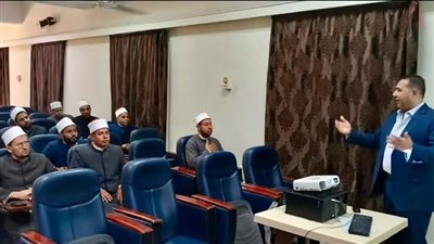 «أكاديمية الأزهر» تناقش الجرائم السيبرانية بدورة «الدعوة والذكاء الاصطناعي»