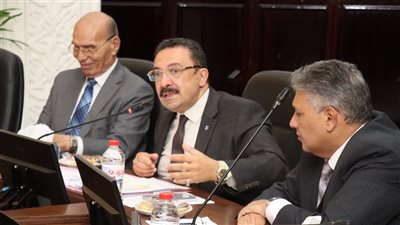 استعدادات مكثفة بجامعة الإسكندرية لخدمة الطلاب الجدد ومتابعة إجراءات التنسيق 