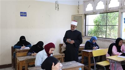 وكيل الأزهر ورئيس المعاهد يتفقدان أول أيام الدور الثاني للثانوية الأزهرية 