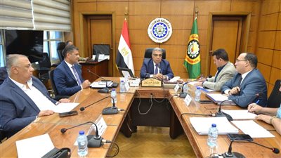 محافظ الدقهلية يجتمع بمجلس إدارة المنطقة الصناعية بجمصة ويؤكد دعمه الكامل