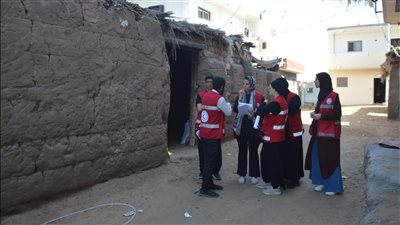 الهلال الأحمر المصري يقيّم احتياجات أهالي بحر البقر ووادي الملاك ويوزع مساعدات