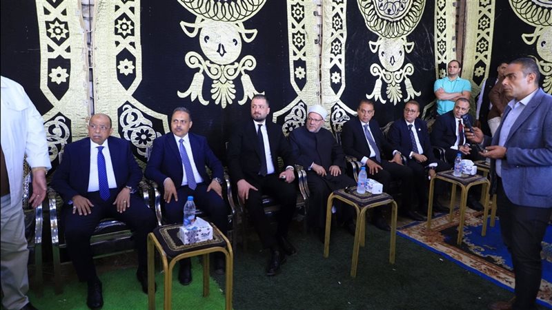 جانب من زيارة الجبهة