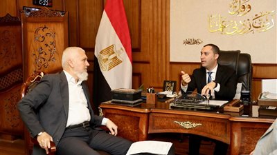 نائب محافظ كفر الشيخ يناقش عددا من الملفات مع أعضاء مجلسي النواب والشيوخ