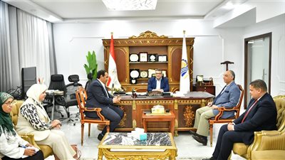 محافظ قنا يوجه بحصر الأراضي غير المستغلة لطرحها ضمن مبادرة 