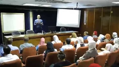رئيس التنظيم والإدارة يلتقي موظفي الموارد البشرية بالجهاز الإداري للدولة في ختام برنامج تدريبي