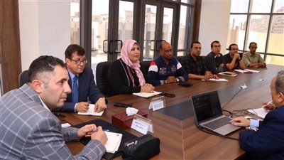 محافظ دمياط يبحث منظومة متكاملة للحد من المخاطر البحرية بمدينة رأس البر