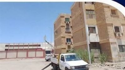 تطوير شبكة الإنارة بشارع صلاح نسيم في السويس.. صيانة الكابلات وتركيب ليد