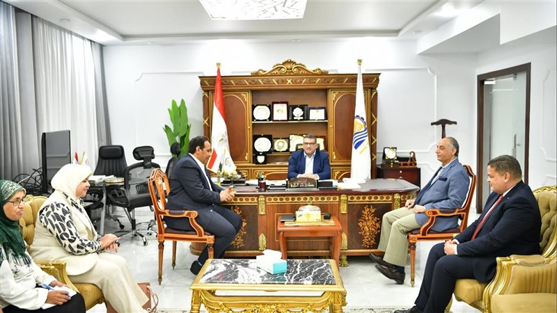 محافظ قنا 