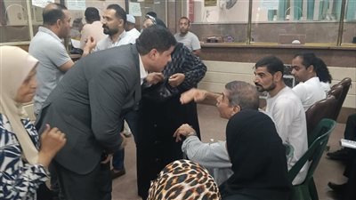 غلق وتشميع 18 محلًا ومنشأة مخالفة ورفع 90 إشغالًا بحي بولاق الدكرور