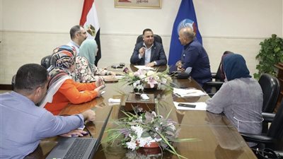 نائب محافظ البحيرة يترأس اجتماع لجنة تقييم المشروعات الخضراء الذكية بدمنهور