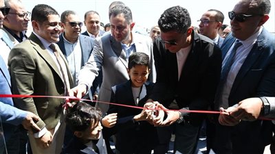 وزير الصناعة ومحافظ دمياط يتفقدان مدينة دمياط للأثاث للتعرف على الموقف التنفيذ