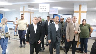 محافظ السويس ورئيس الجامعة يتفقدان قسم الغسيل الكلوي بالمستشفى الجامعي