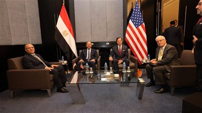 وزير النقل يبحث مع نائب مساعد وزير التجارة الأمريكي تعزيز الشراكة في المشروعات