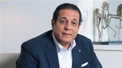 بعد موقفه مع جارته.. رجل أعمال إماراتي يهدي مينا رحلة 3 أيام في دبي