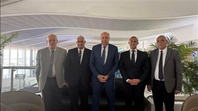 وزير الطيران يتفقد مطار القاهرة ويوجه بتسريع إجراءات الركاب خلال فترات الذروة
