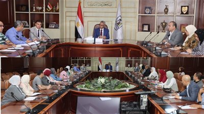 محافظ بني سويف يناقش حملة الدكتوراه والماجستير مقترحاتهم لتطوير السياحة |صور