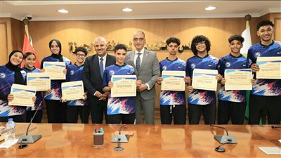محافظ الجيزة يكرم 28 من أبطال المشروع القومي للموهبة والبطل الأوليمبي