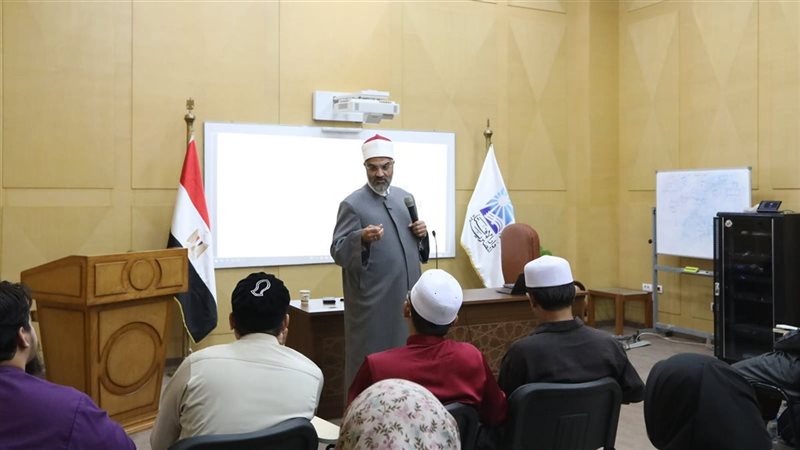 جانب من الدورة