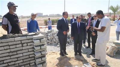 رئيس جامعة قنا يتفقد أعمال تجهيز أول سبيل للمياه المثلجة داخل الحرم الجامعي