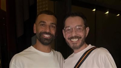 أحمد زاهر برفقة اللاعب محمد صلاح بعد تألقه في أولى مبارياته مع طرابزون سبور