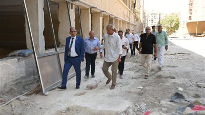 السيد قنديل يتابع إنشاء مستشفى تعليمي تابع لجامعة حلوان الأهلية 