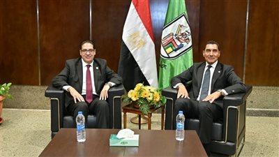 وزير الشباب والرياضة ورئيس جامعة القاهرة يشهدان فعاليات معسكر قادة المستقبل