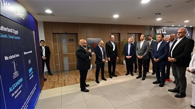 فرص للتقدم والنمو.. رئيس الوزراء يزور مقر شركة ساذرلاند الأمريكية بالإسكندرية