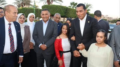 محافظ القليوبية ووزيرالشباب والرياضة يفتتحان منشآت شبابية ورياضية بنادي العبور