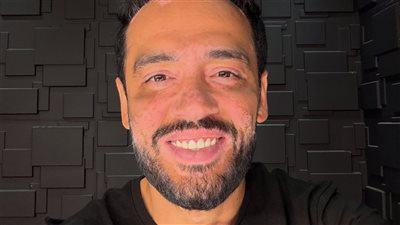 انزلاق غضروفي .. رامي جمال يكشف تفاصيل أزمته الصحية