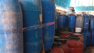 ضبط 20 طن ملح خشن داخل مصنع مخللات بالإسماعيلية دون مستندات