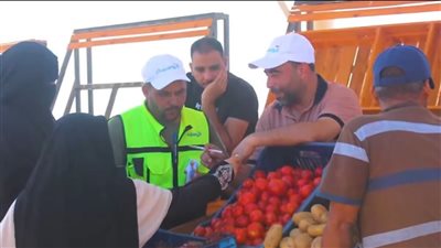 سوق الأربعاء يواصل جذب الأهالي في شمال سيناء.. توفير السلع وفرص الرزق للشباب
