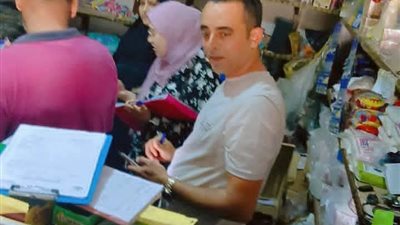 ضبط 12 مخالفة وإيقاف منشأتين.. حصاد حملة رقابية على أسواق سفاجا