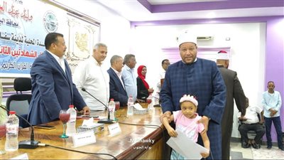 رئيس مدينة سفاجا يكرم أوائل الثانوية العامة والأزهرية وحفظة القرآن الكريم 