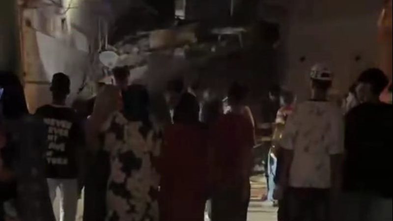 انهيار منزل