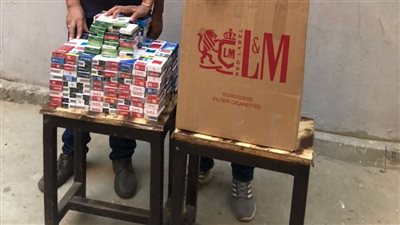 ضبط 750 علبة سجائر مجهولة المصدر في حملة تموينية بالإسكندرية