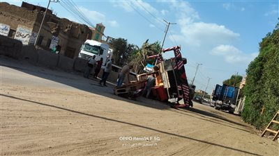 انقلاب ونش اثناء أعمال لتحميل على طريق الباجور القناطر الخيرية