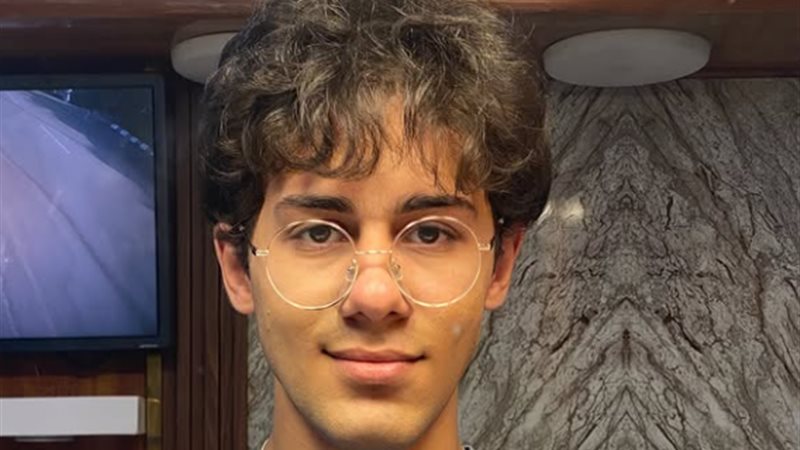 عمر رزيق