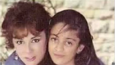 رانيا فريد شوقي تودع ياسمين ابنة نجلاء فتحي: مفيش كلام يتقال