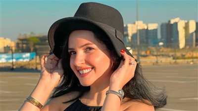 الإعلامية داليا أشرف تستغيث: فيه أكونت Fake واخد صورة بوشي ومركب بيها صور Ai