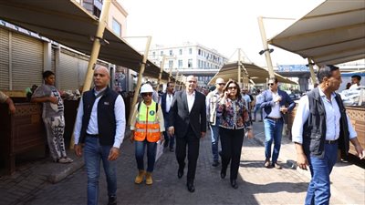 وزيرة التنمية المحلية تتفقد المرحلة الثانية من تطوير سوق العتبة بالقاهرة