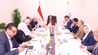 مايا مرسي تترأس اجتماع الهلال الأحمر.. أكثر من مليون طن مساعدات لقطاع غزة