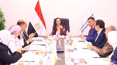 الهلال الأحمر المصري يوجه الشكر للبنك الأهلي لدعمه جهود الإغاثة والطوارئ