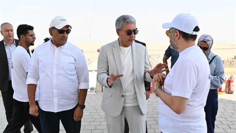 محمد كامل ووزير السياحة