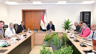 وزير الري يتابع إجراءات التطوير المؤسسي بالوزارة لتعزيز كفاءة الأداء